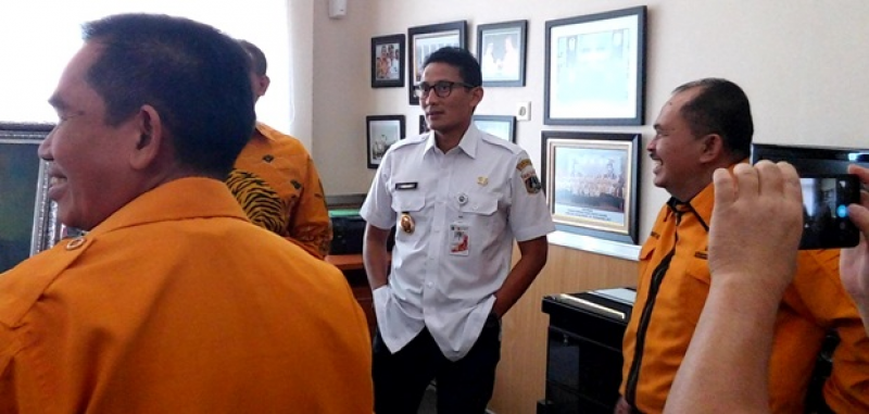 Sandi Yakin OKe OCE Bisa Bantu Warga Lunasi Utang