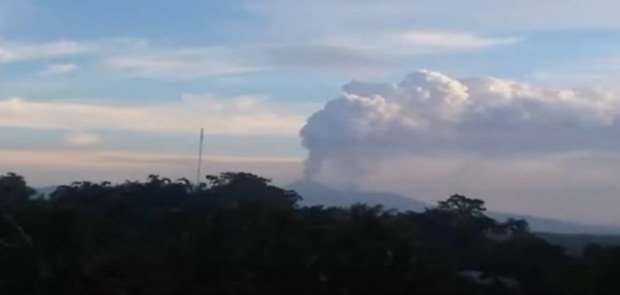 Gunung Karangetang dan Soputan Berstatus Waspada