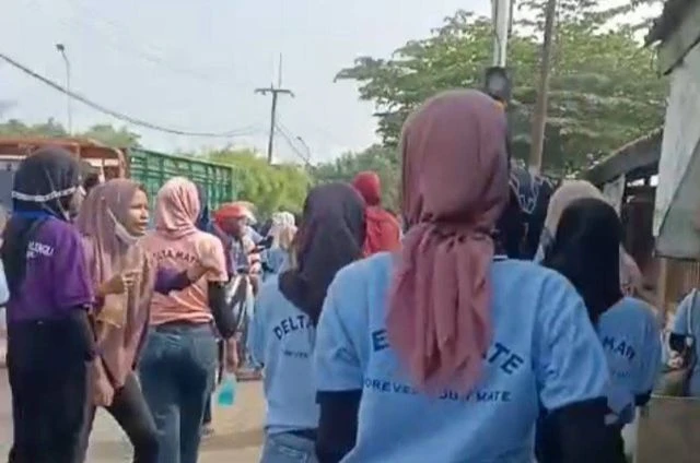 Ratusan Buruh Pabrik Tas di Majalengka Kesurupan
