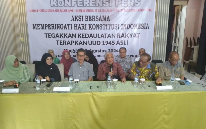 Peringati Hari Konstitusi 18 Agustus, 3 Presidium Geruduk DPR/MPR Tuntut UUD 1945 Diterapkan