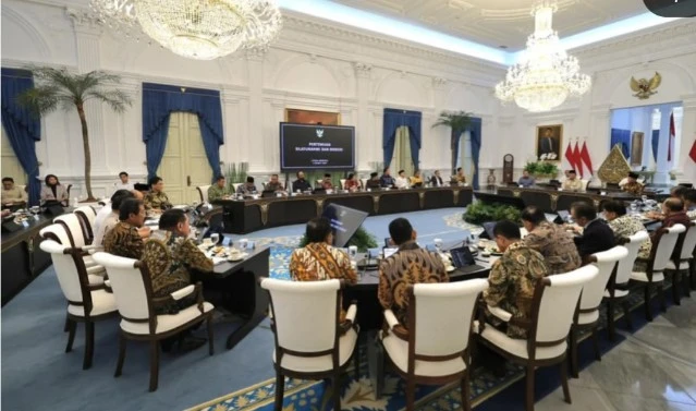 7 Alasan Mengapa Indonesia Harus Kembali ke UUD 1945