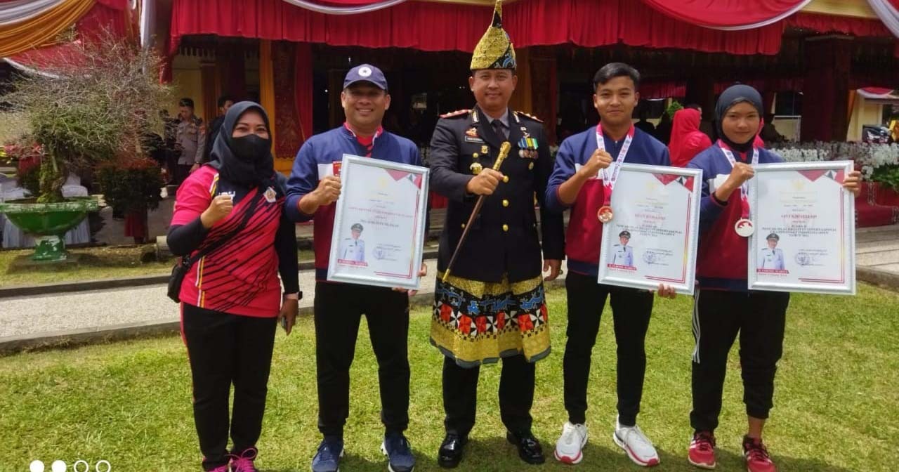 Kapolres Lampung Barat Hadiri Upacara Dan Pemberian Penghargaan Kepada Personil, Dalam Rangka HUT Kabupaten Lampung Barat Ke 31
