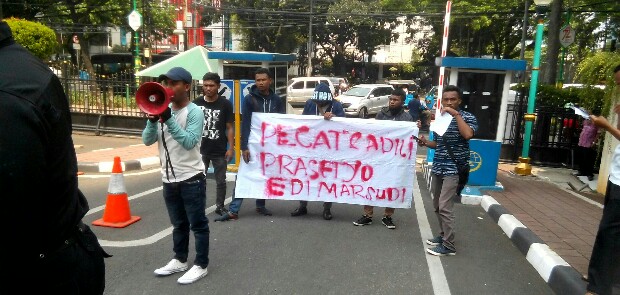 Nipu Mantan Sekda Riau, Mahasiswa Desak Ketua DPRD DKI Dipecat