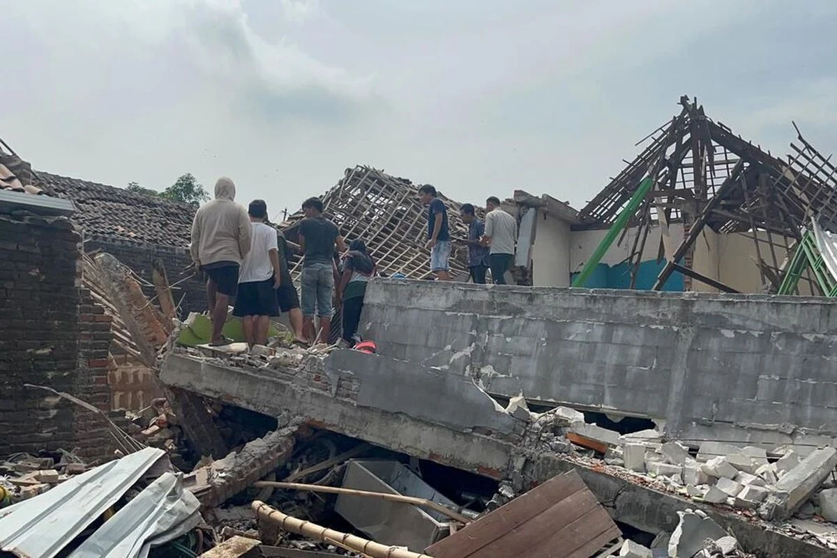 Ledakan di Rumah Polisi di Mojokerto, 2 Orang Tewas