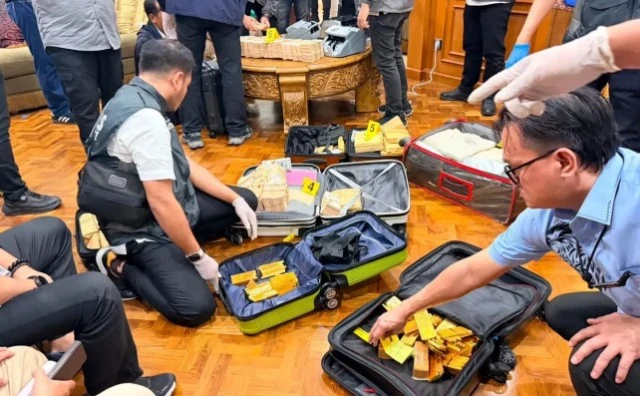 FBI dan Secret Service Cek Uang Asing Yang Disita dalam Kasus Eks Jampidsus