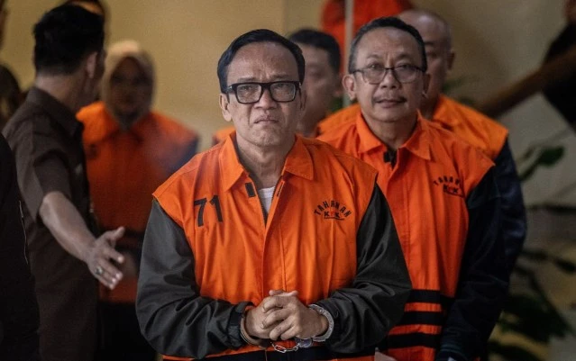 Geledah Rumah Dinas Noel, KPK Temukan dan Sita 4 Handphone dari Plafon