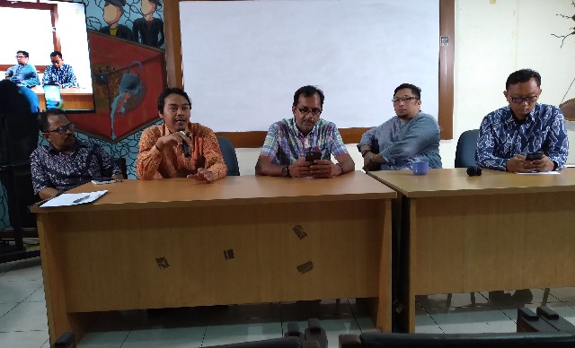 TAUD Minta Bareskrim Hentikan Kasus Rocky Gerung