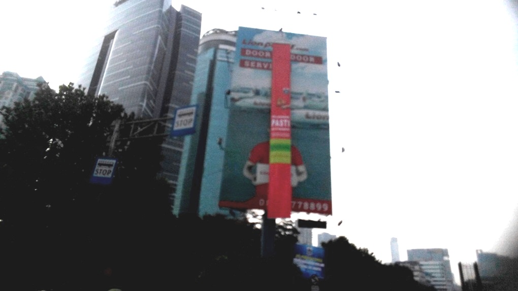 Anies Libas 60 Reklame Bodong di Kawasan Kendali Ketat