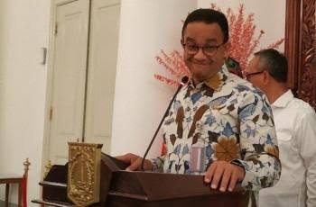 Anies Terjunkan PNS Untuk Kerja Bakti Antisipasi Banjir