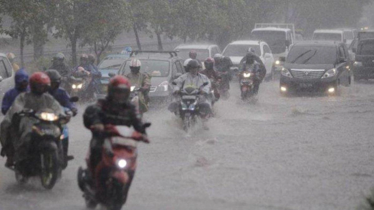 Muncul Lagi 2 Bibit Siklon Tropis, Warga di Indonesia Tengah & Timur Waspada Cuaca Ekstrem