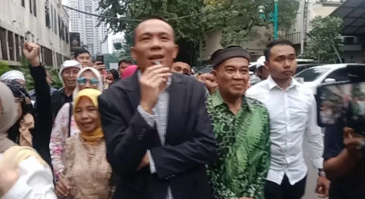 Skripsi Jokowi Akan Dilaporkan ke Bareskrim dan Digugat ke Pengadilan