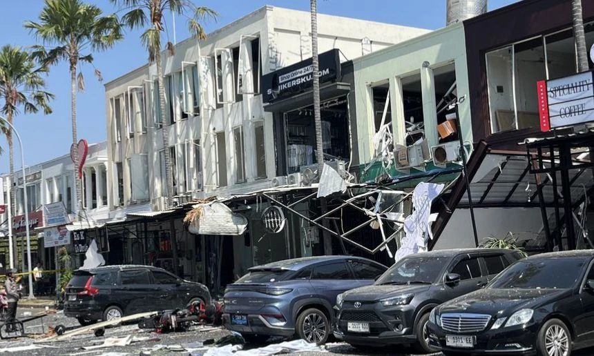 Ledakan Besar Guncangan Kawasan Pakuwon City San Antonio Surabaya, 5 Orang Alami Luka Bakar