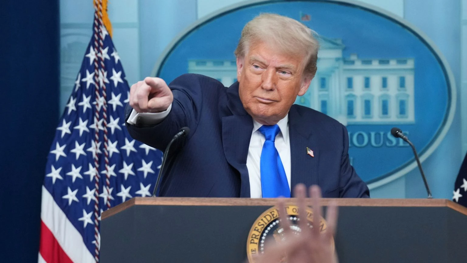 Trump Turunkan Tarif Impor Produk RI Jadi 19 Persen, Tapi dengan 4 Syarat