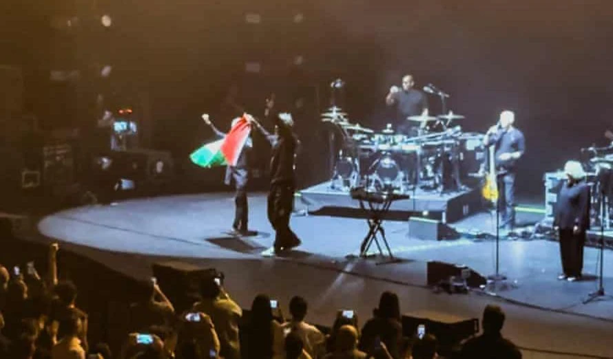 Kibarkan Bendera Palestina di Akhir Konser, Band Massive Attack Di-blacklist Singapura