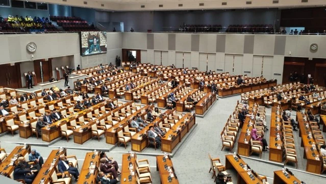 DPR Sahkan APBN 2026, Progman MBG Dapat Kucuran Rp 335 Triliun