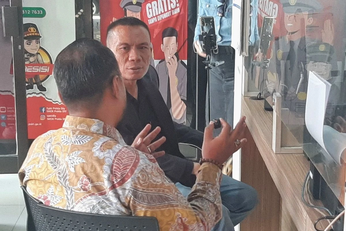 Rismon Laporkan Jokowi ke Polda DIY, Karena Bohong soal Dosen Pembimbing Skripsi