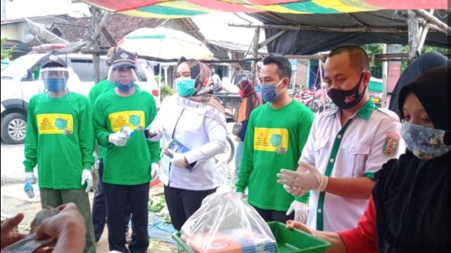Era New Normal Kampung Bumi Baru, Sosialisasikan Protokol Kesehatan di Pasar