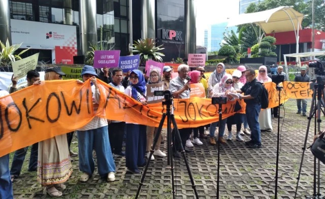TPUA dan Sejumlah Elemen Masyarakat Tuntut KPK Tangkap Jokowi