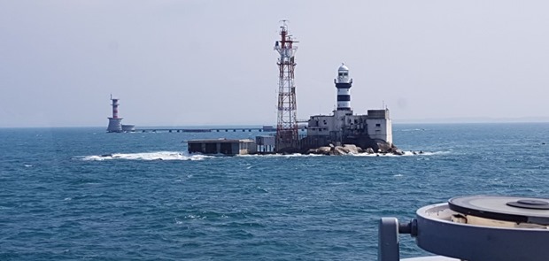 Bakamla RI, Malaysia dan Singapura Lakukan SAR Bersama Terhadap Perahu Terbalik