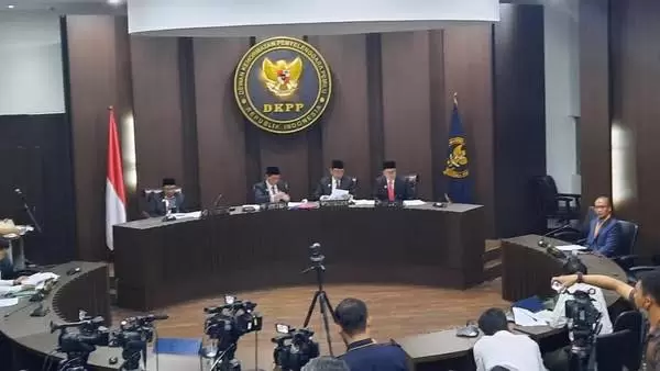 Disidang DKPP, KPU Bantah Langgar Aturan untuk Loloskan Gibran Sebagai Cawapres