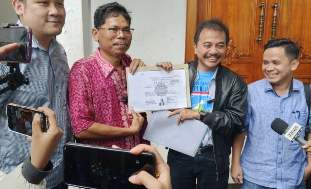 Ada Keanehan Pada Salinan Primer Ijazah Jokowi untuk Pilpres 2014 Yang Diberikan KPU ke Bonatua