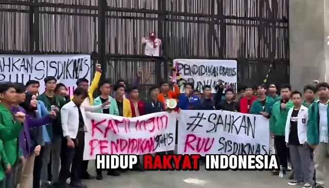 Gelar Demo di DPR, BEM SI Usung Isu Tentang Pendidikan