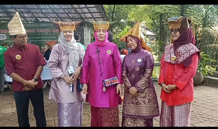 Komunitas Bersama Peduli Sehat Sediakan 250 Porsi Makanan Gratis, Pekerja Lapangan Happy