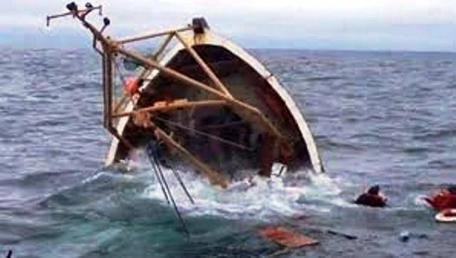 Perahu Pemancing Terbalik Dihantam Ombak, 2 Orang Tewas