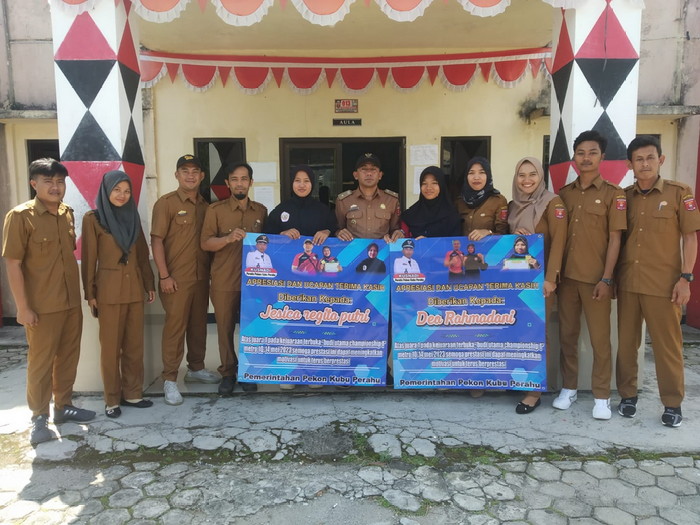 Pemerintah Pekon Kubu Perahu Memberikan Reward Kepada Dua Altet IPSI Peraih Medali Emas 