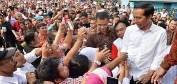 Survei Median: Mayoritas Pemilih Jokowi Berpendidikan Rendah