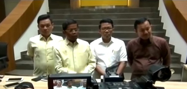 Idrus Marham Datangi Ridwan Kamil Perlihatkan SK Dukungan Pada Pilkada Jabar 2018