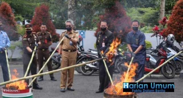 KAJARI Lampung Barat, Memusnahkan Barang Bukti Atas Kejahatan Tahun 2022