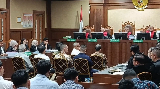 8 Terdakwa Kasus Tata Kelola Minyak Mentah Disidang, Disebut Rugikan Negara Ratusan Triliun