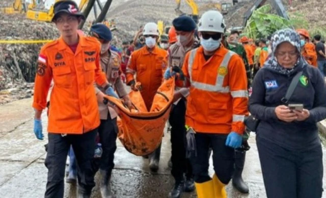 Longsor TPST Bantargebang Telah Renggut 5 Nyawa, Beberapa Lainnya Masih Hilang
