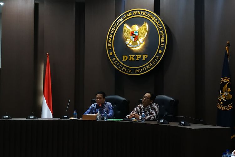 Mengundur-undur Jadwal Seleksi Pengawas, DKPP Nyatakan Seluruh Anggota Bawaslu RI Langgar Etik