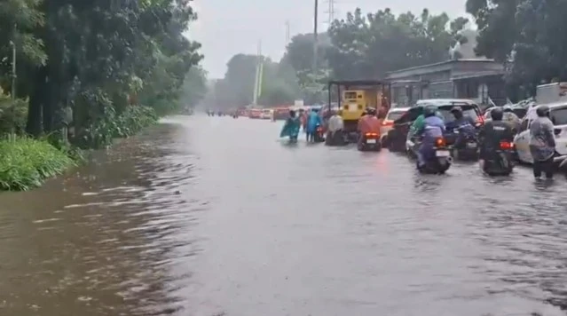 15 RT dan 20 Ruas Jalan di Jakarta Direndam Banjir