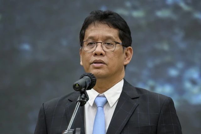 Purbaya Minta Utang Kereta Cepat Dibayarkan dari Deviden BUMN, Bukan dari APBN