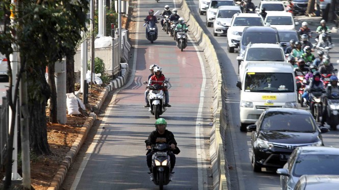Pemprov DKI Bersama Polda Metro Jaya Pasang Tilang Elektronik di Jalur Busway Dan Jalan Tol
