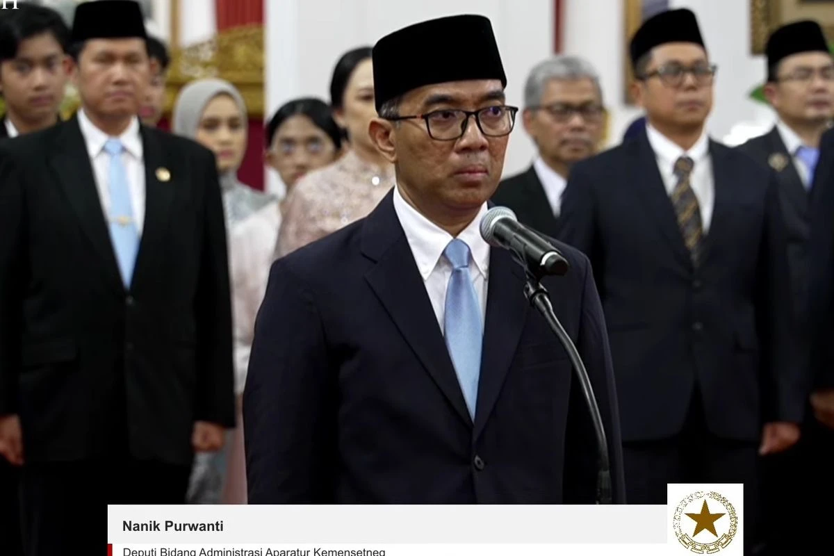 Prabowo Lantik Guru Besar di ITB Sebagai Mendikti Saintek Gantikan Satryo Soemantri