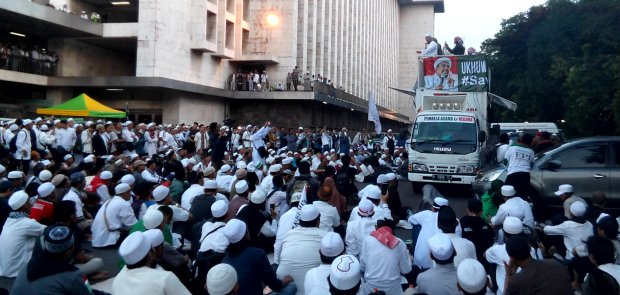 Presidium Alumni 212 Ultimatum Jokowi