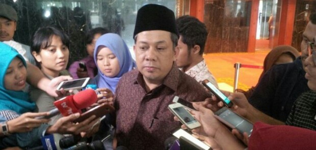Fahri Hamzah Tantang Pendukung Jokowi Berdebat