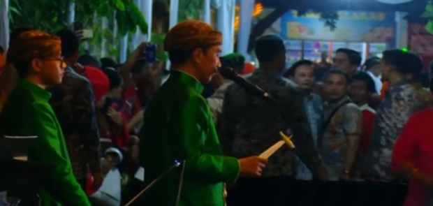 4.000 Relawan Dapat Oleh-Oleh dari Jokowi Usai Acara Midodareni Kahiyang-Bobby