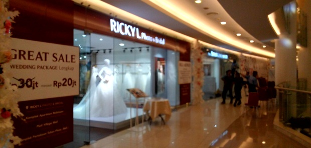 Di Tengah Persaingan Ketat, Ricky L Launching Bridel Walk dan Shanghai Bride